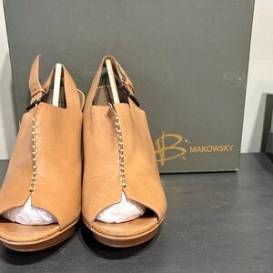 B. Makowsky Brown Peep Toe Heels s9